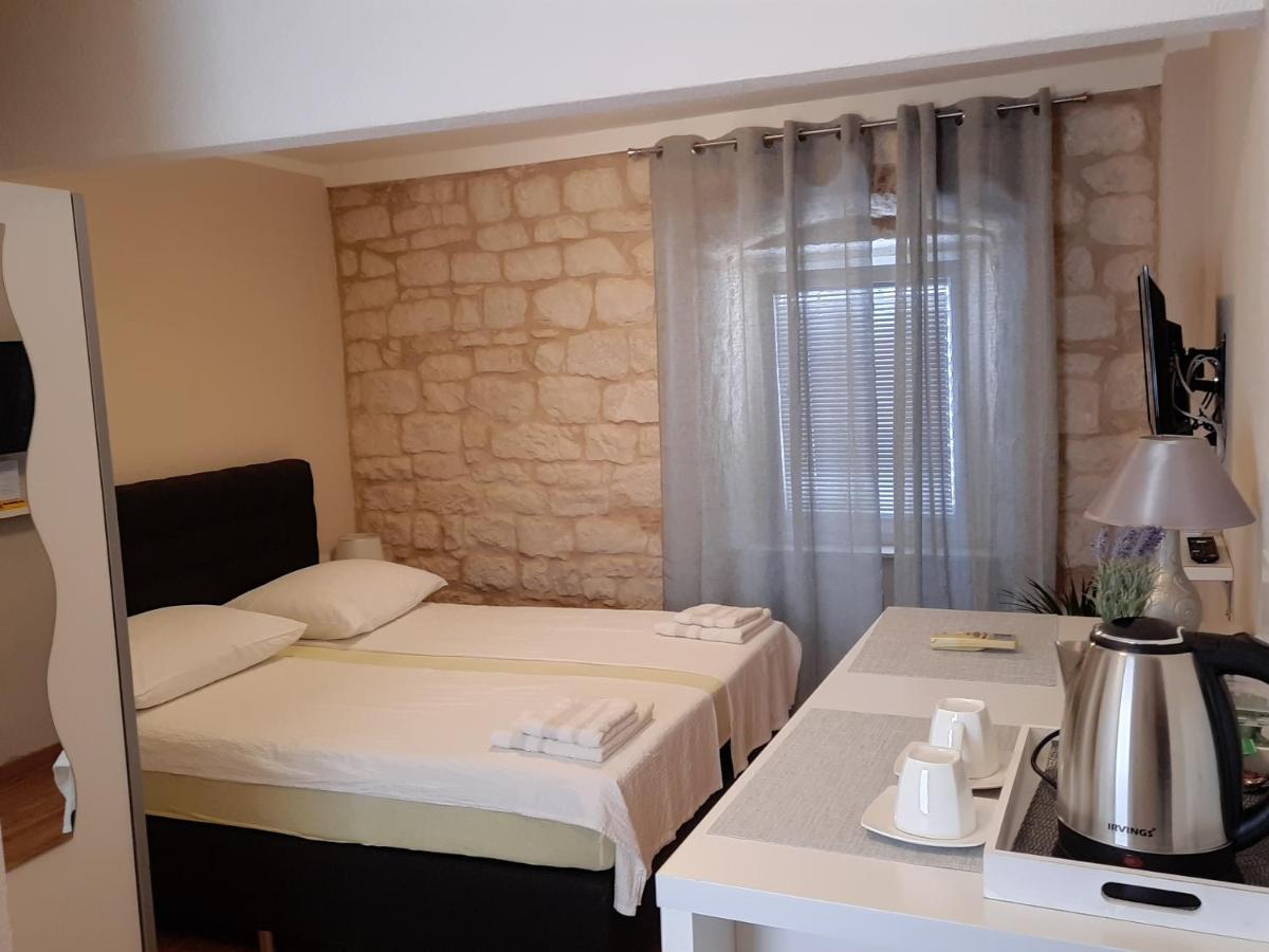 טרוגיר Carol Rooms מראה חיצוני תמונה