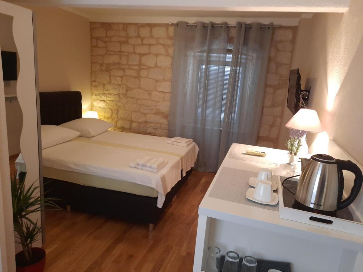 טרוגיר Carol Rooms מראה חיצוני תמונה