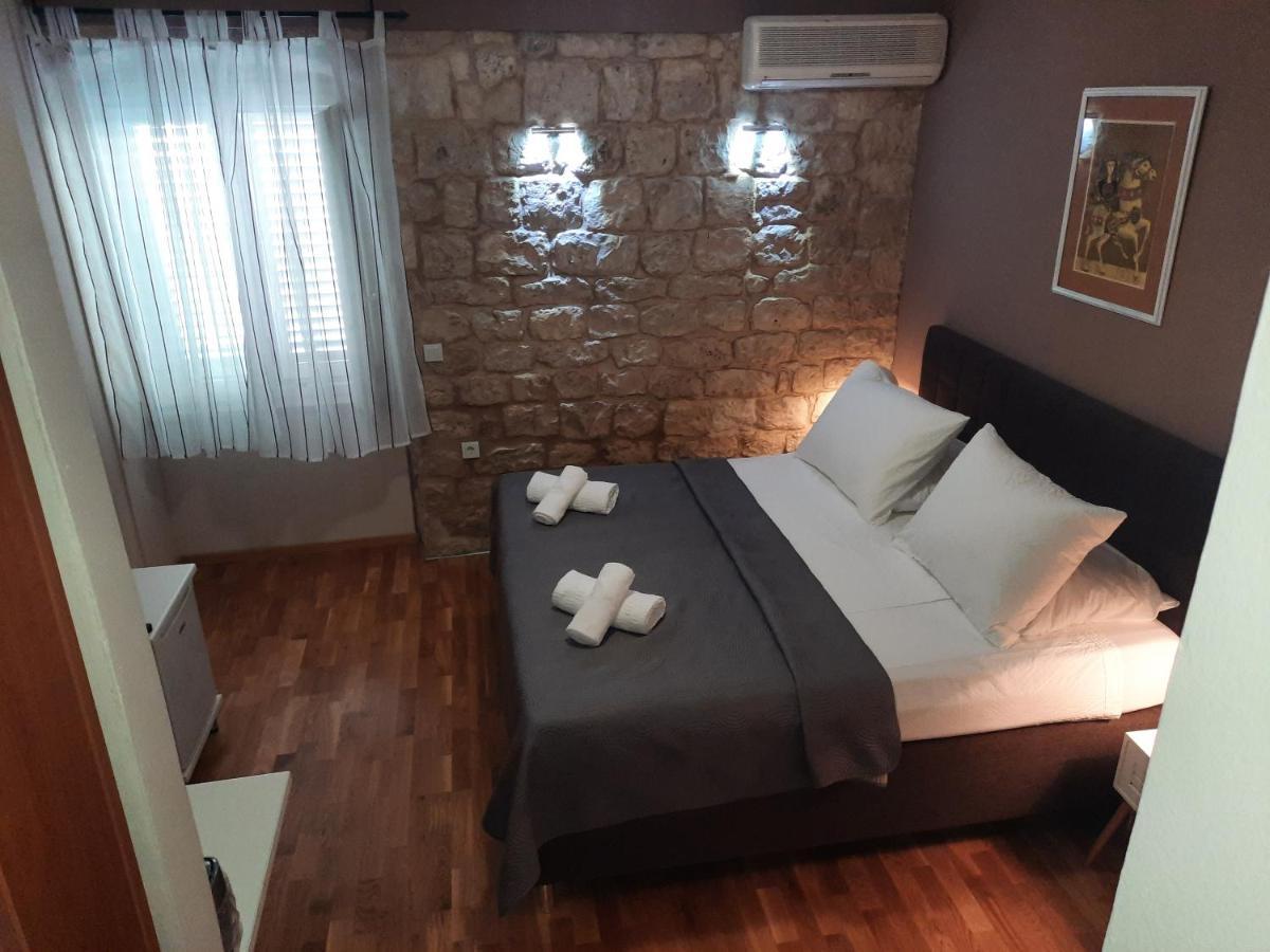 טרוגיר Carol Rooms מראה חיצוני תמונה