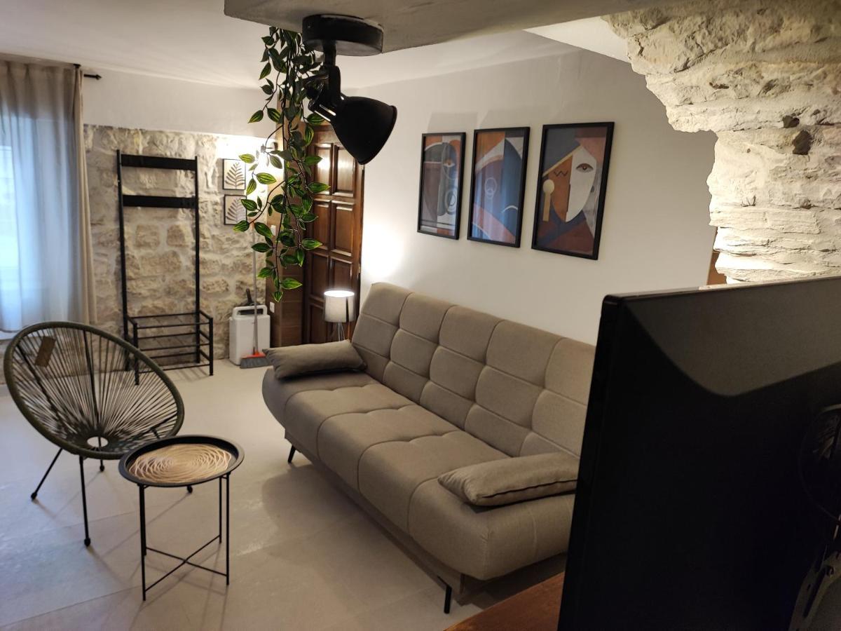 טרוגיר Carol Rooms מראה חיצוני תמונה