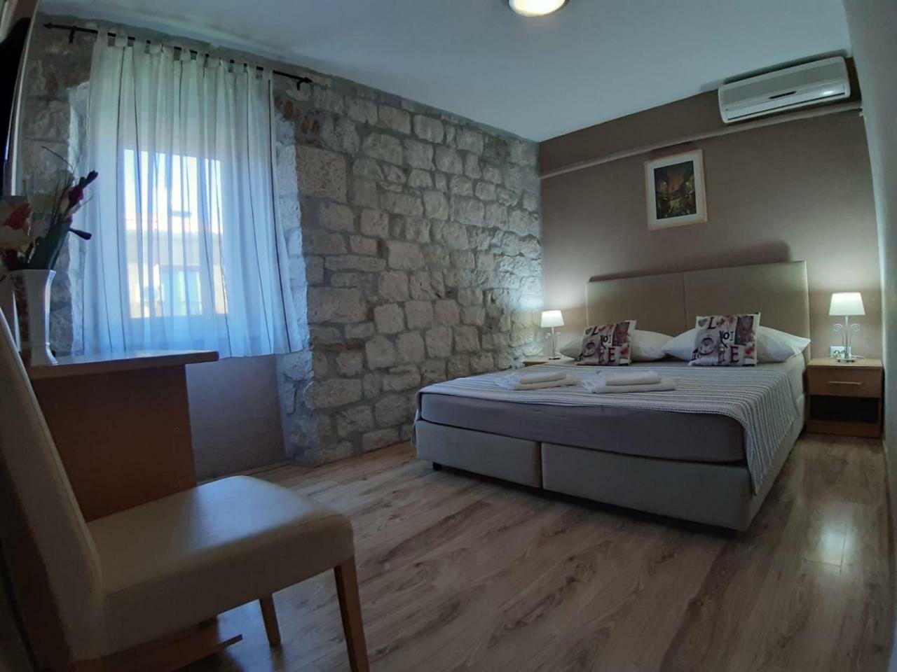 טרוגיר Carol Rooms מראה חיצוני תמונה