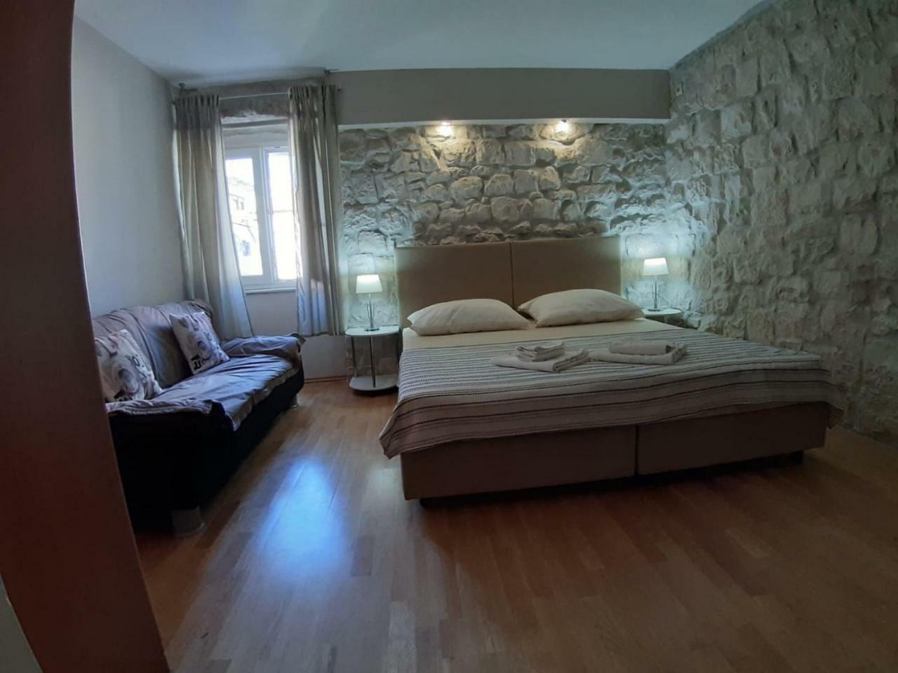 טרוגיר Carol Rooms מראה חיצוני תמונה