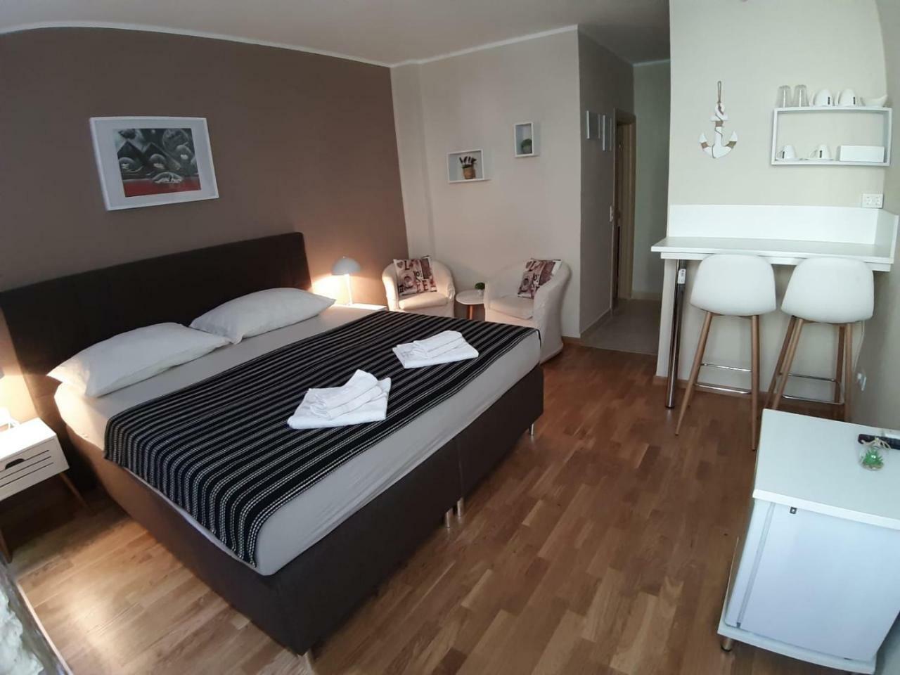 טרוגיר Carol Rooms מראה חיצוני תמונה